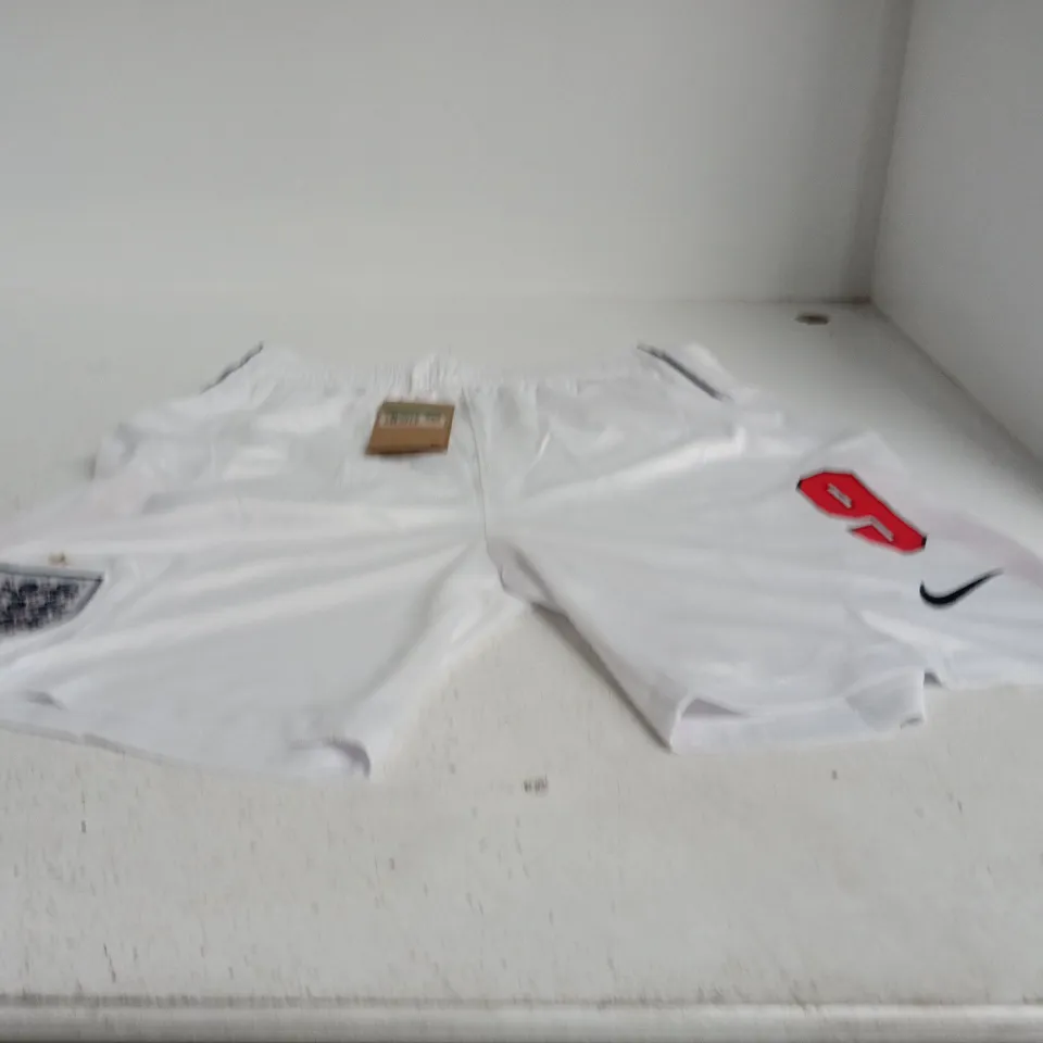 NIKE MEN'S ENGLAND FOTBALL SHORTS - NO 9 - SIZE XL