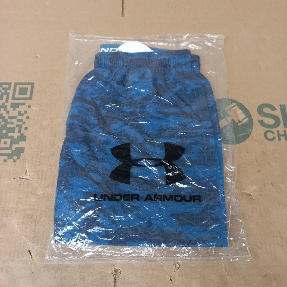 BAGGED UNDER ARMOUR SHORTS IN BLUE/NAVY CAMO SIZE MEDIUM