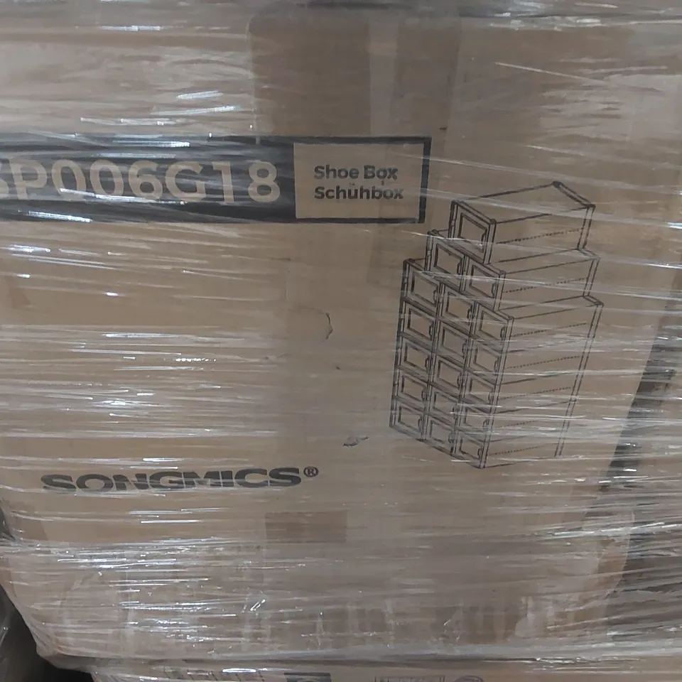 PALLET CONTAINING A LARGE QUANTITY OF ASSORTED FURNITURE INCLUDING: SHOE BOX, CAT TREES, STORAGE OTTOMAN, LAUNDRY BASKET ECT
