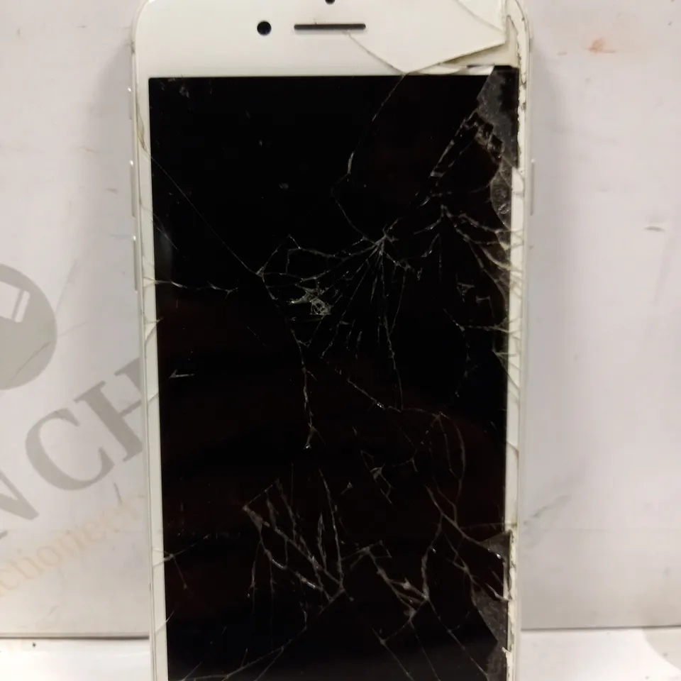APPLE IPHONE 7 (A1778) SMARTPHONE