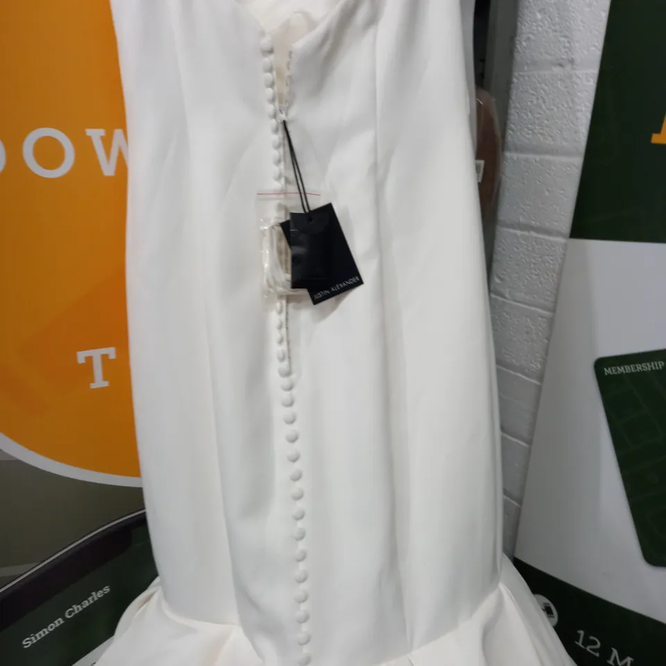 JUSTIN ALEXANDER PUURE IVORY WEDDING DRESS - US 14