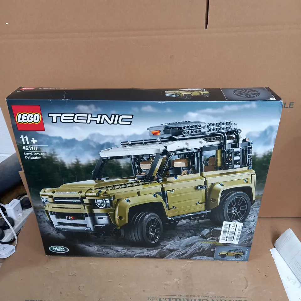 LEGO TECHNIC  LAND ROVER DEFENDER 11+ 42110