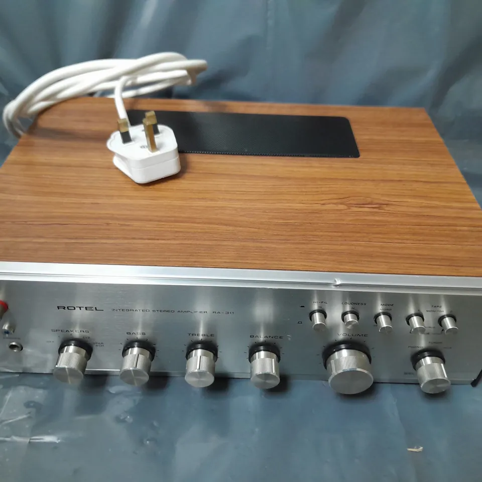 ROTEL INTERGRATED STEREO AMPLIFIER (RA-311)