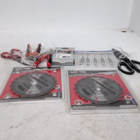 TOTE OF APPROXIMATELY 25 ASSORTED ITEMS TO INCLUDE SPECTRE SAW BLADE, SCISSORS, FISHING TACKLE ETC