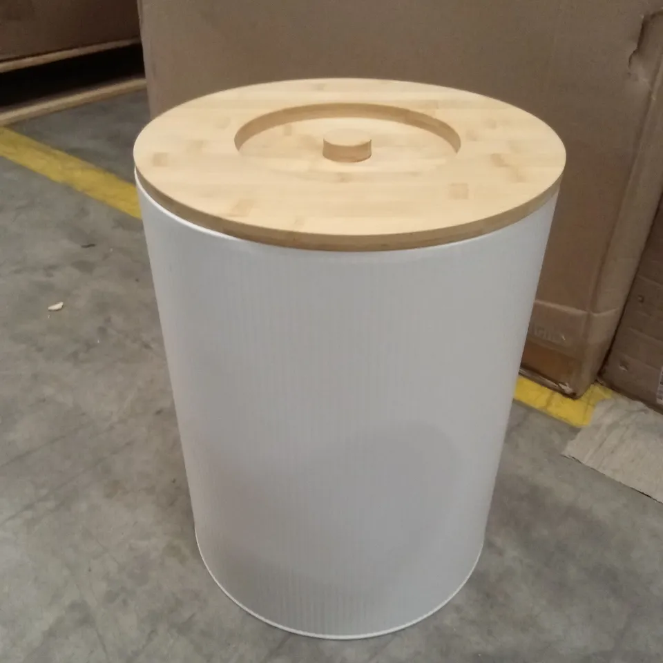 KINLOCH PET BIN MEDIUM LILY WHITE