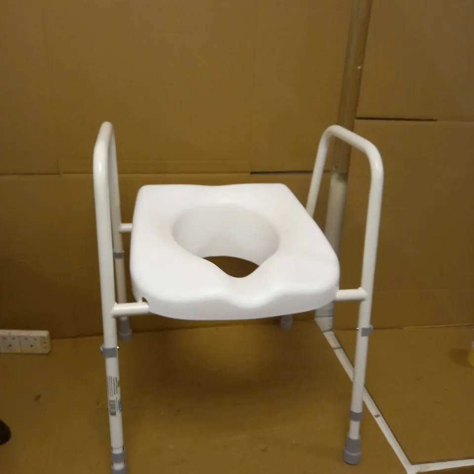 NRS HEALTHCARE M66625 MOWBRAY TOILET SEAT AND FRAME LITE