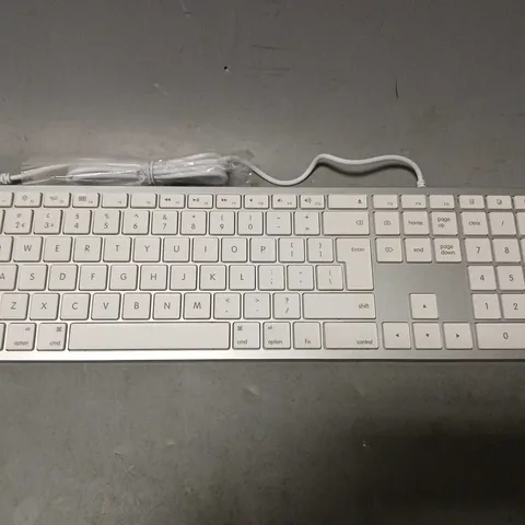 BOXED SEENDA WIRED KEYBOARD IN WHITE