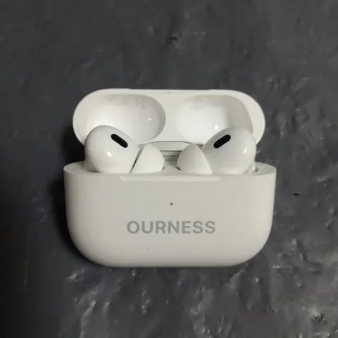 PAIR OF APPLE AIRPODS PRO 2ND GEN IN WHITE