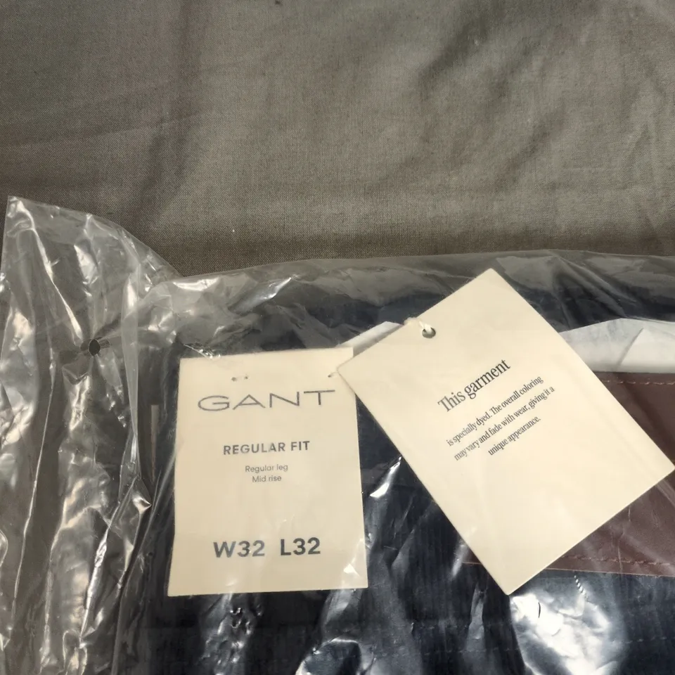 GANT REGULAR FIT CORD JEANS – EVENING BLUE, W32 L32 (UK 32)