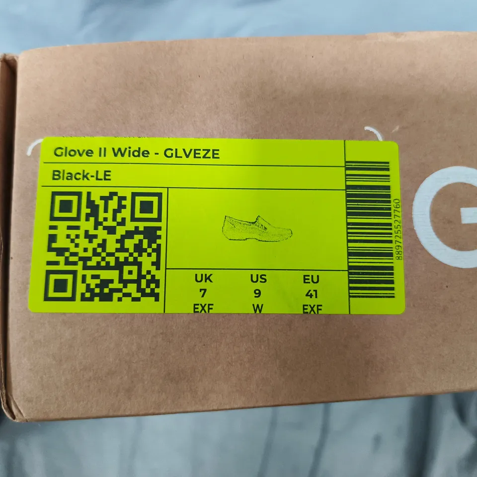 HOTTER GLOVE II WIDE SLIP-ON SHOES – BLACK LEATHER, UK 7 (US 9, EU 41) GLVEZE