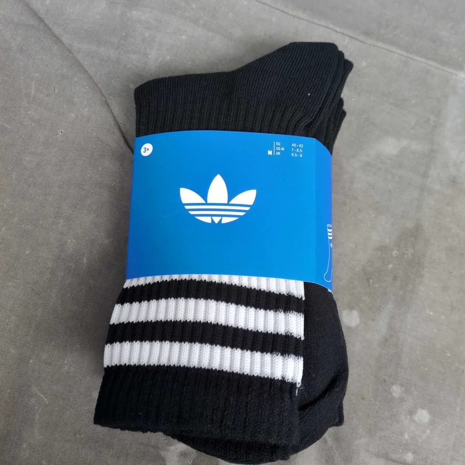 ADIDAS 3PCK OF CREW SOCKS IN BLACK (UK 6.5-8)