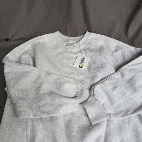PULL&BEAR GREY CREWNECK SWEATSHIRT – EU S / US S