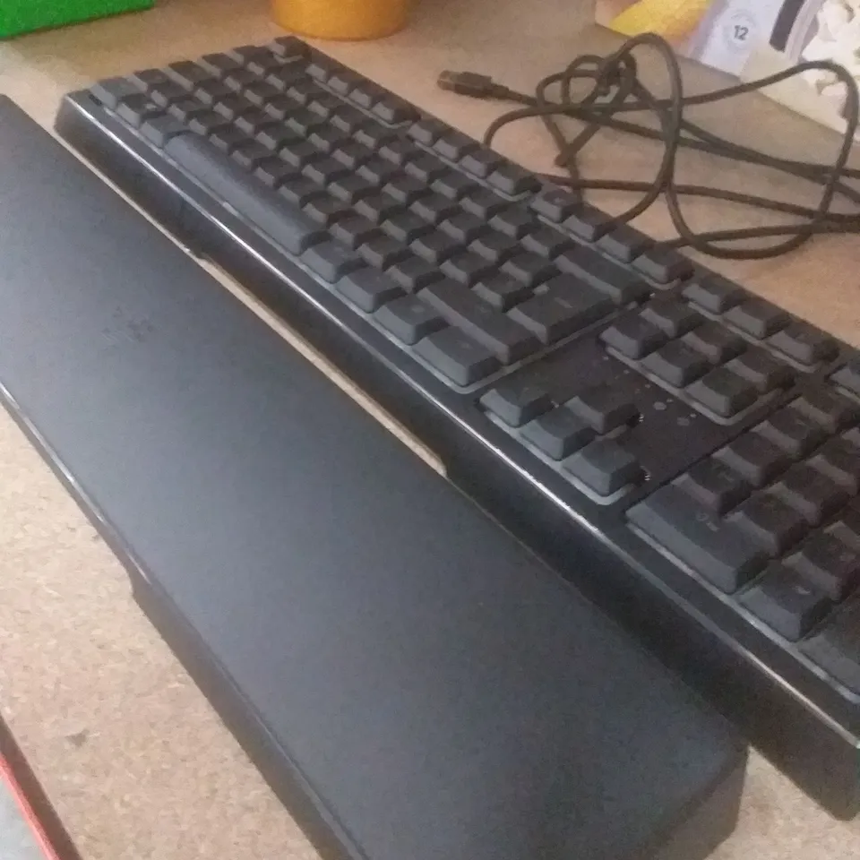 RAZER ORNATA V2 - GAMING KEYBOARD