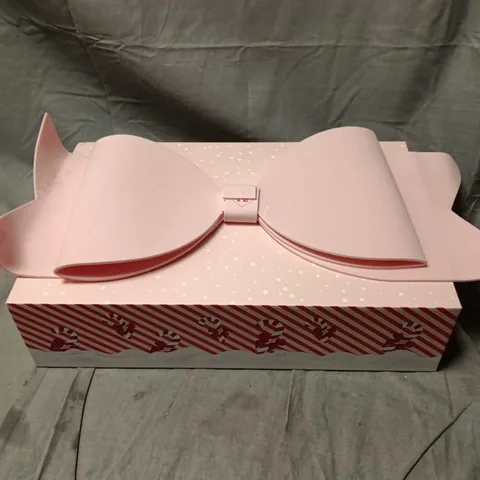 PLOUISE 8 ITEM GIFT SET TO INCLUDE MIXED FRUIT SOAP, MAKE UP MELTING MIST ETC