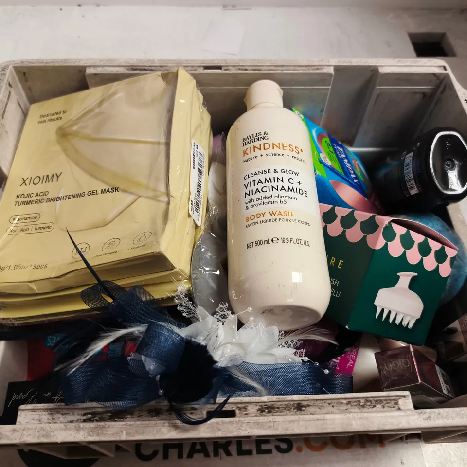 APPROXIMATELY 15 ASSORTED HEALTH & BEAUTY PRODUCTS