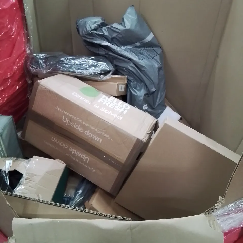 PALLET OF ASSORTED HOUSEHOLD GOODS AND PRODUCTS TO INCLUDE; TOY PIRATE SWORD AND PISTOL, SHOE RACK, BABY TRAY, BOXED FURNITURE ETC 