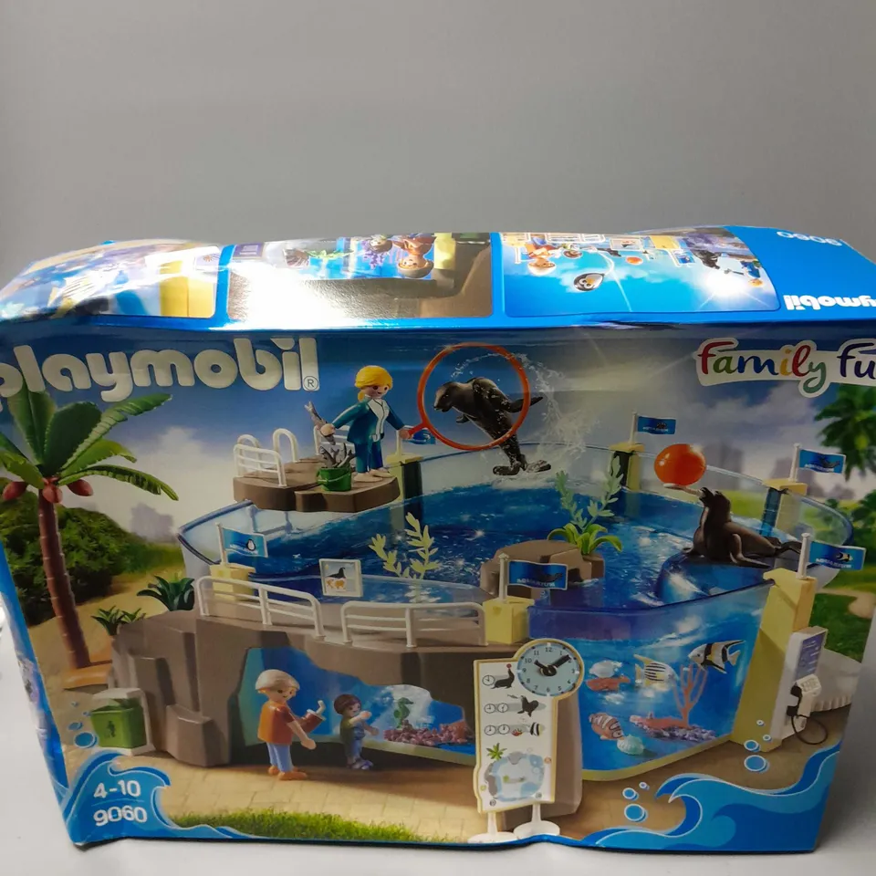 BOXED PLAYMOBIL FAMILY FUN SET - 9060