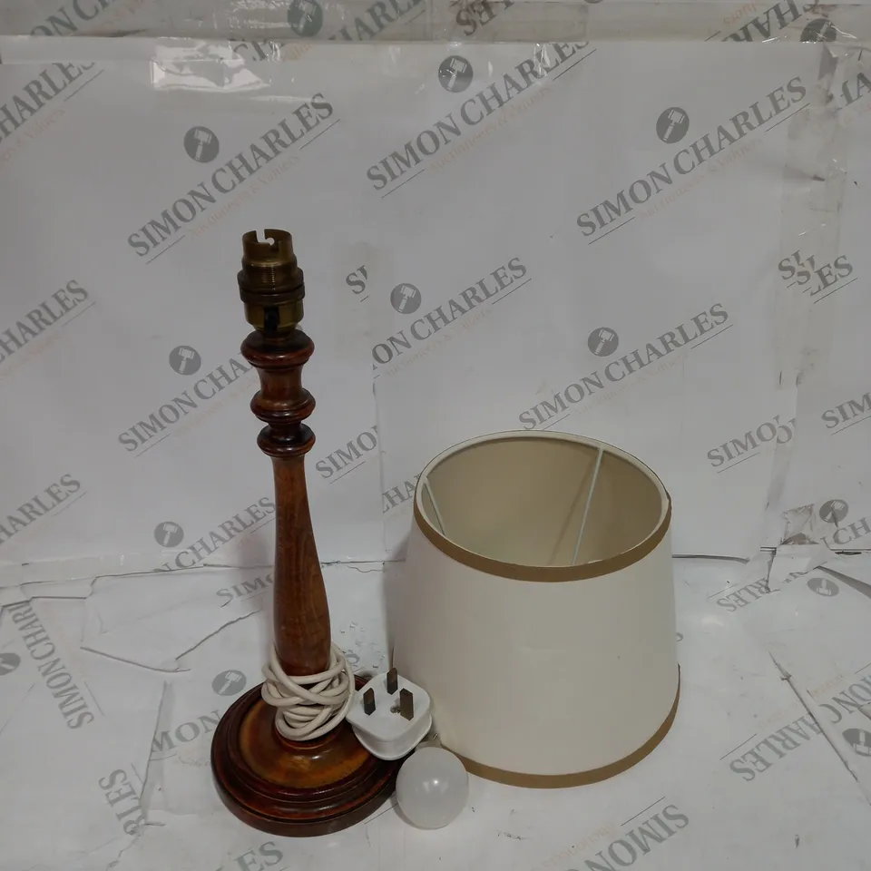 LAMP AND LAMP SHADE 