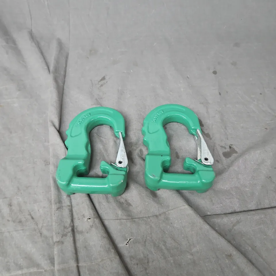 SET OF 2 ROUND SLING HOOKS IN GREEN APL167C