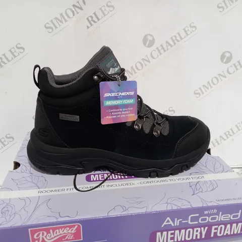 SKETCHERS BLACK HIKING BOOTS SIZE 4
