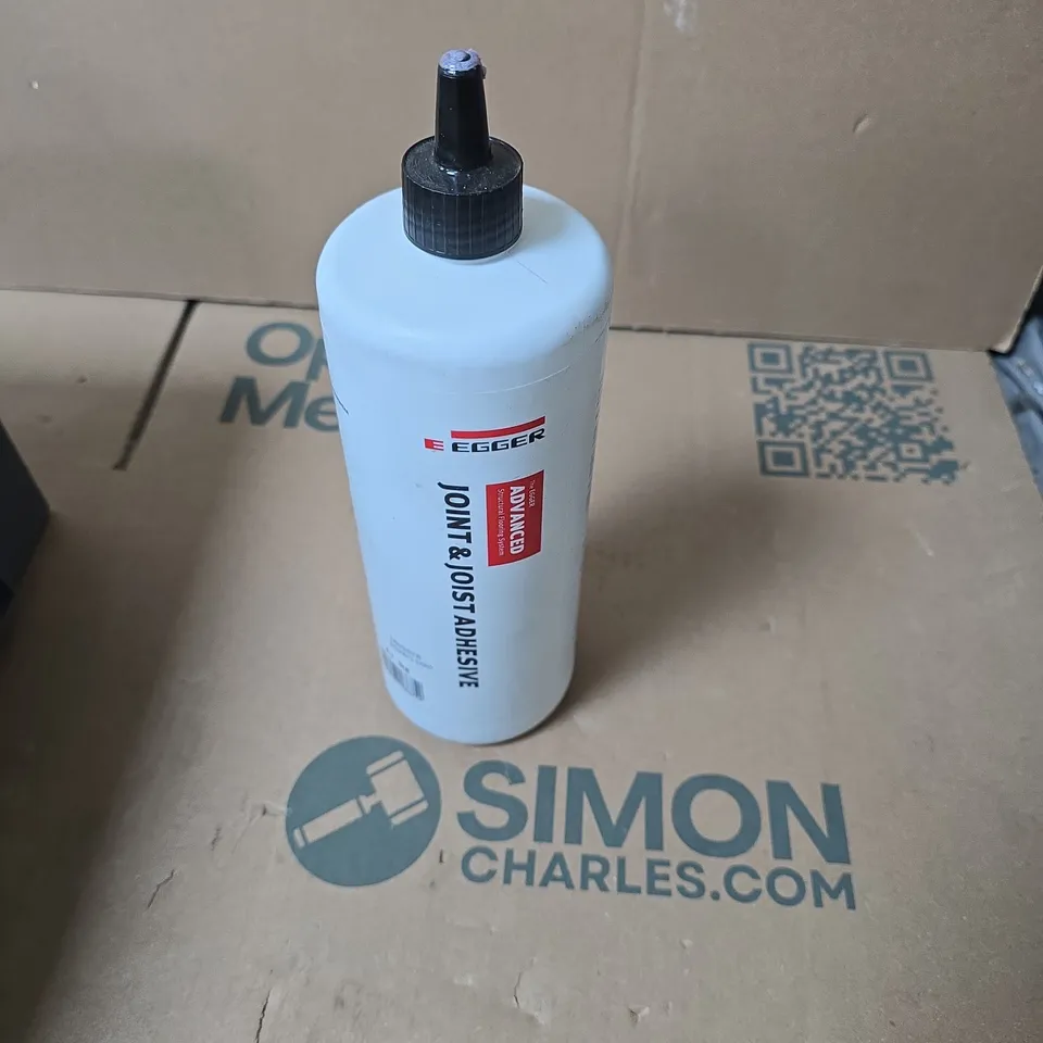 APPROXIMATELY 14 ASSORTED HOUSEHOLD LIQUIDS INCLUDING COMFORT FRESH , JOINT & JOIST ADHESIVE AND FABULOSA MULTI PURPOSE CLEANER