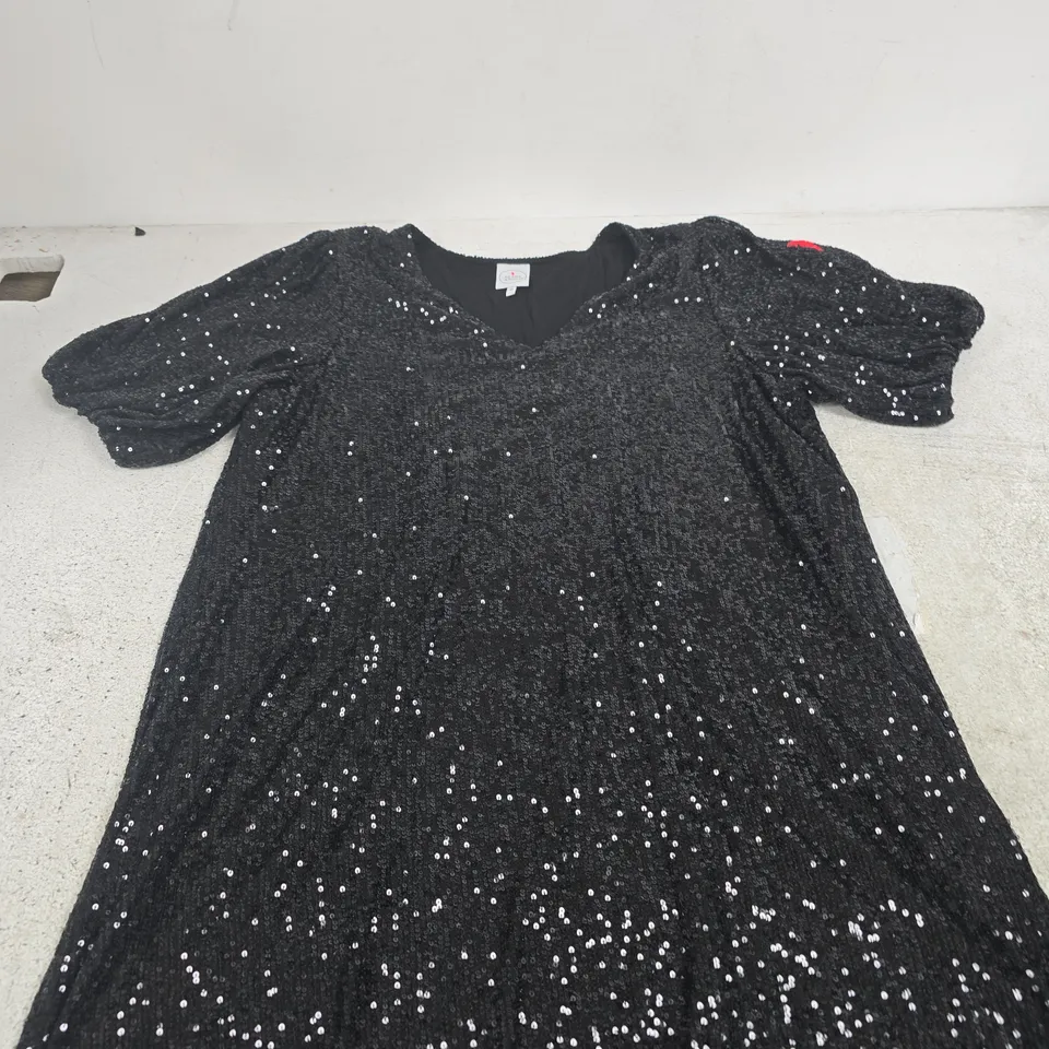 SCAMP & DUDE BLACK SEQUIN TOP – UK 16