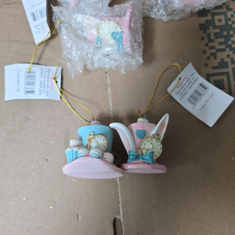 2 BOXES OF ASSORTED GISELA GRAHAM SMALL DECORATIONS 