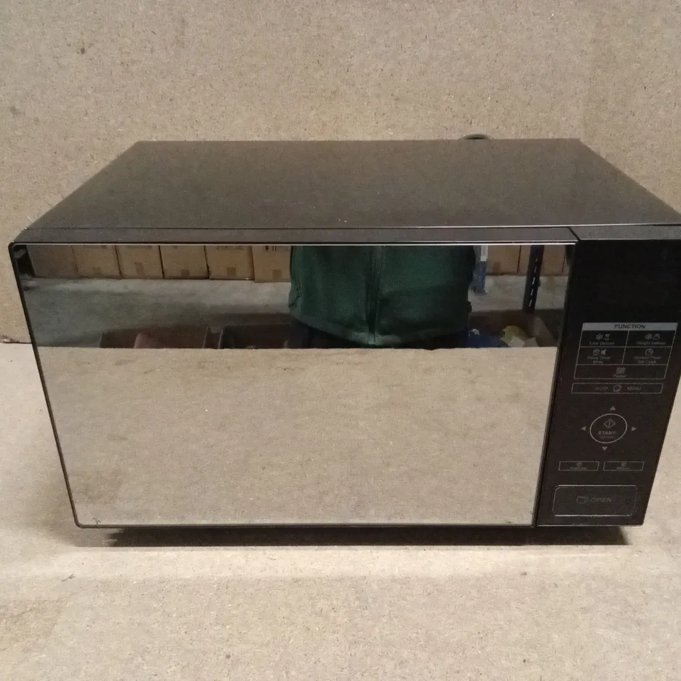 BOXED SHARP RBS232TB 23 LITRE MICROWAVE - BLACK GLASS
