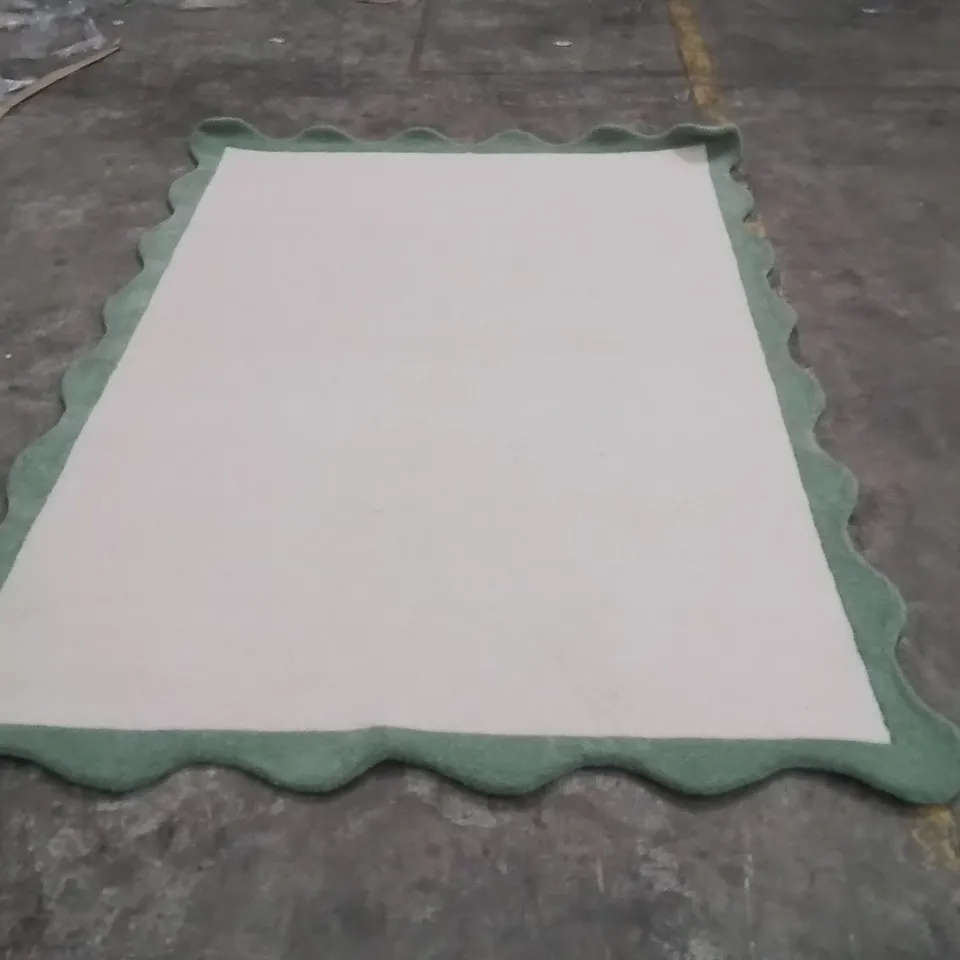 QUALITY DESIGNER AREA RUG - APPROXIMATELY 230X160