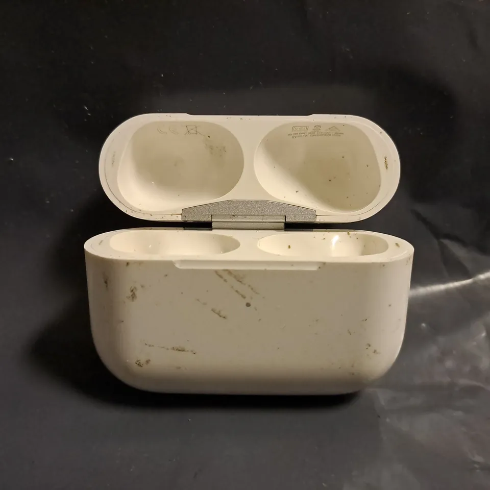 APPLE AIRPOD CHARGING CASE - A2190