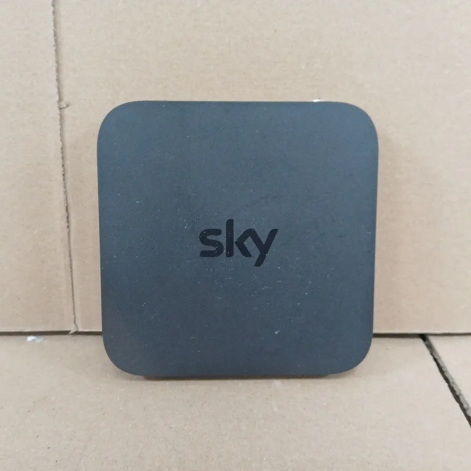 SKY STREAM PUCK IP061-EF-ANT