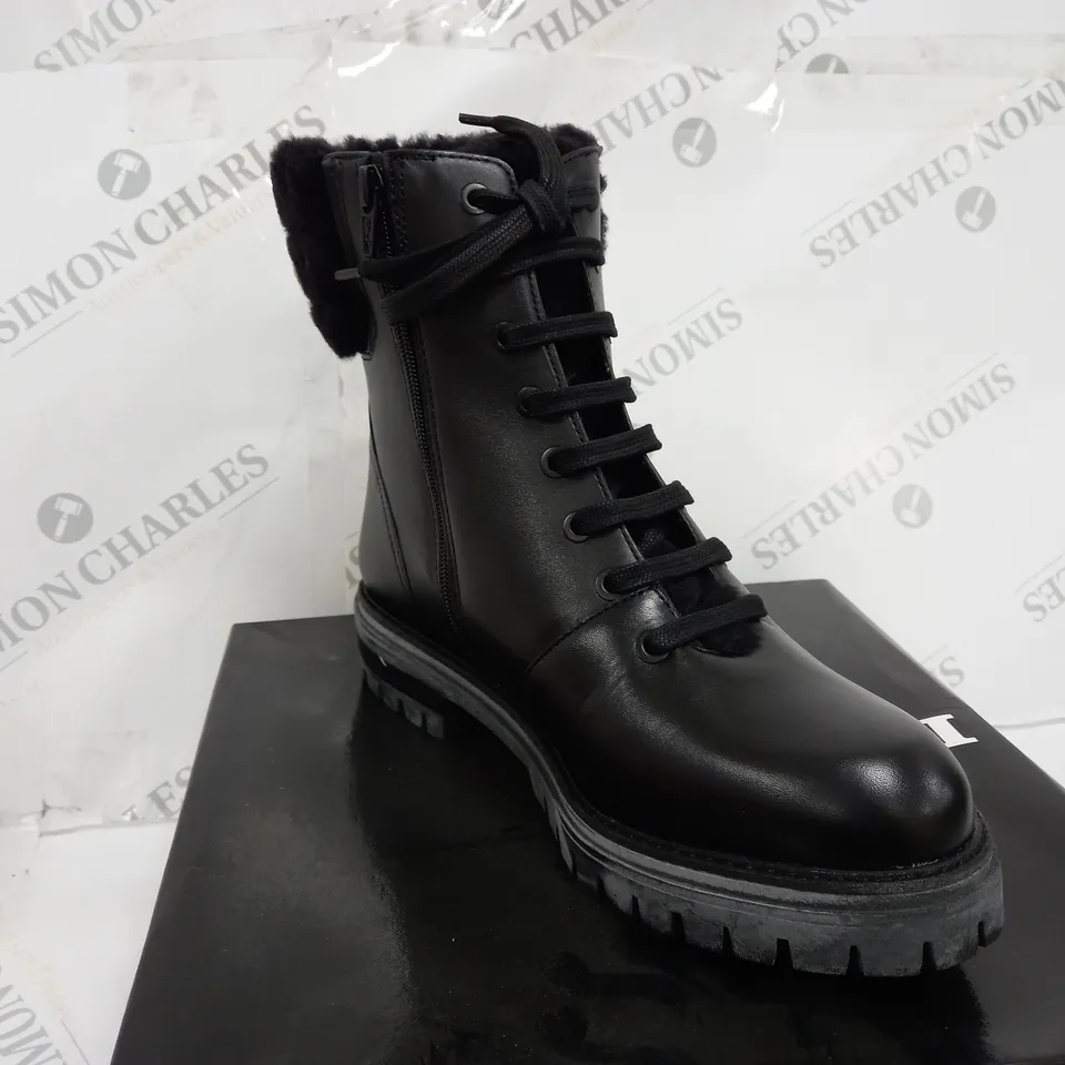 BOXED DUNE LONDON PERCH LACE UP BOOTS, BLACK - SIZE 8
