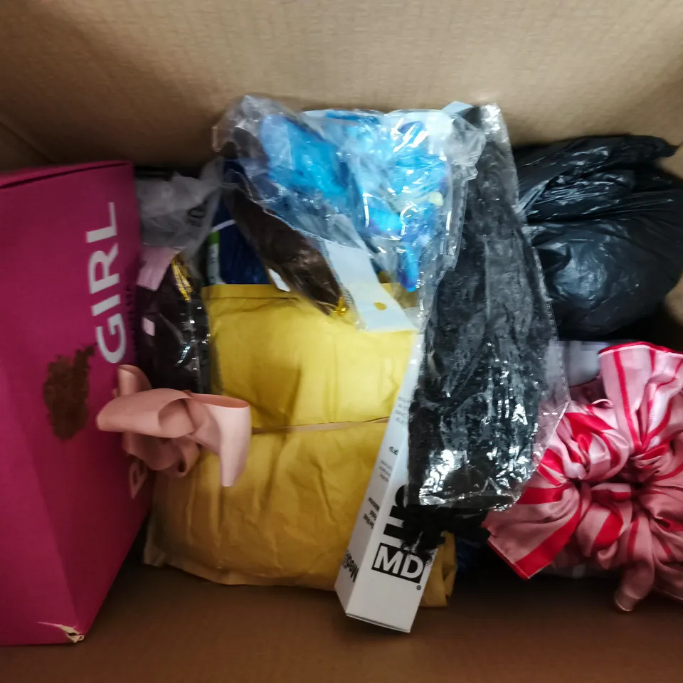 APPROX 12 ASSORTED BEAUTY PRODUCTS TO INCLUDE SMART MASSAGE COMB, ALWAYS PADS, MEDIMD CHARCOAL POLISH, ETC