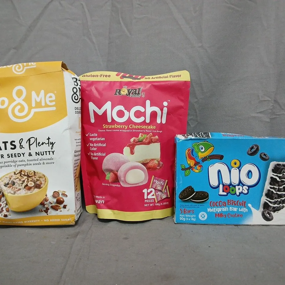 APPROXIMATELY 8 ASSORTED FOOD AND DRINK ITEMS TO INCLUDE NIO LOOPS, MOCHI, ETC