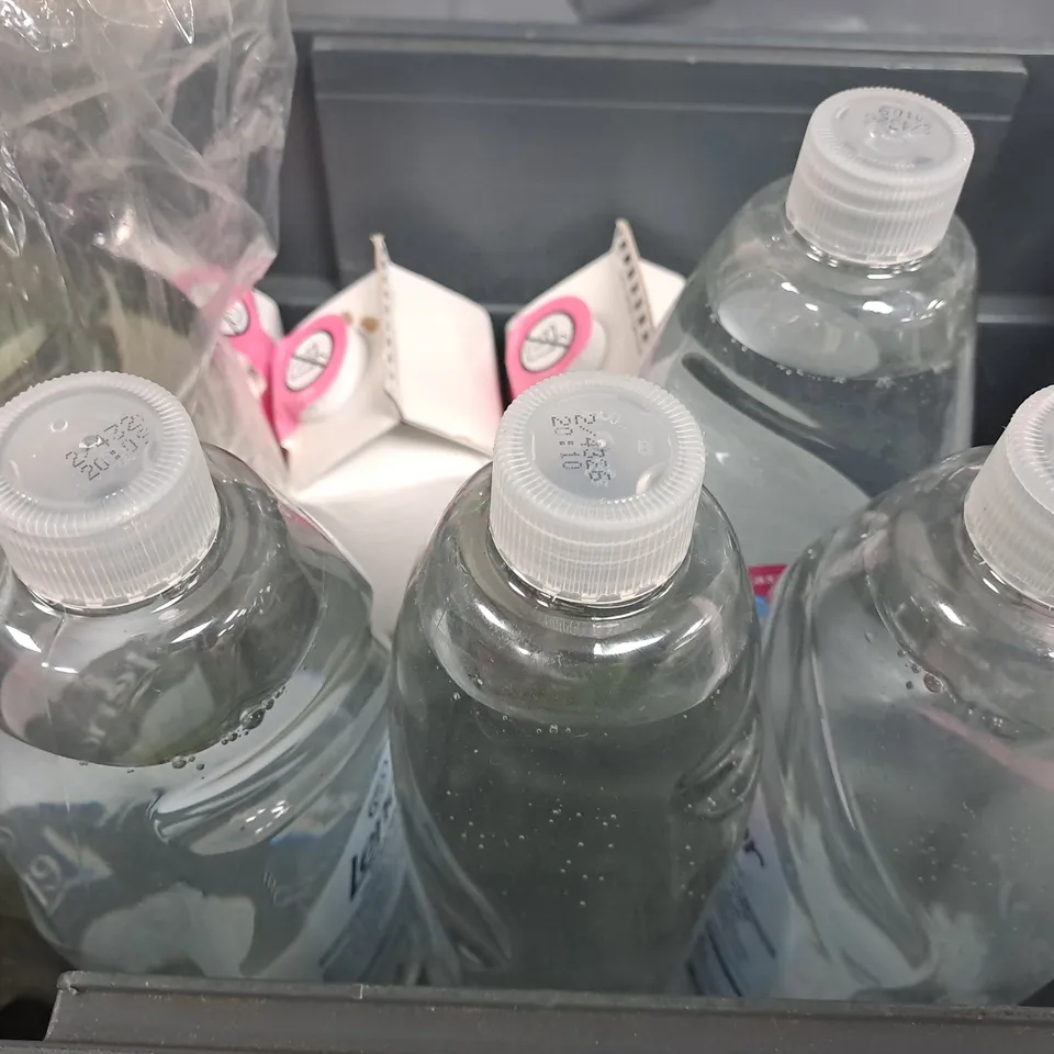 APPROXIMATELY 10 ASSORTED HOUSEHOLD ITEMS TO INCLUDE WASHING UP LIQUID, LENOR, ZOFLORA, ETC - COLLECTION ONLY