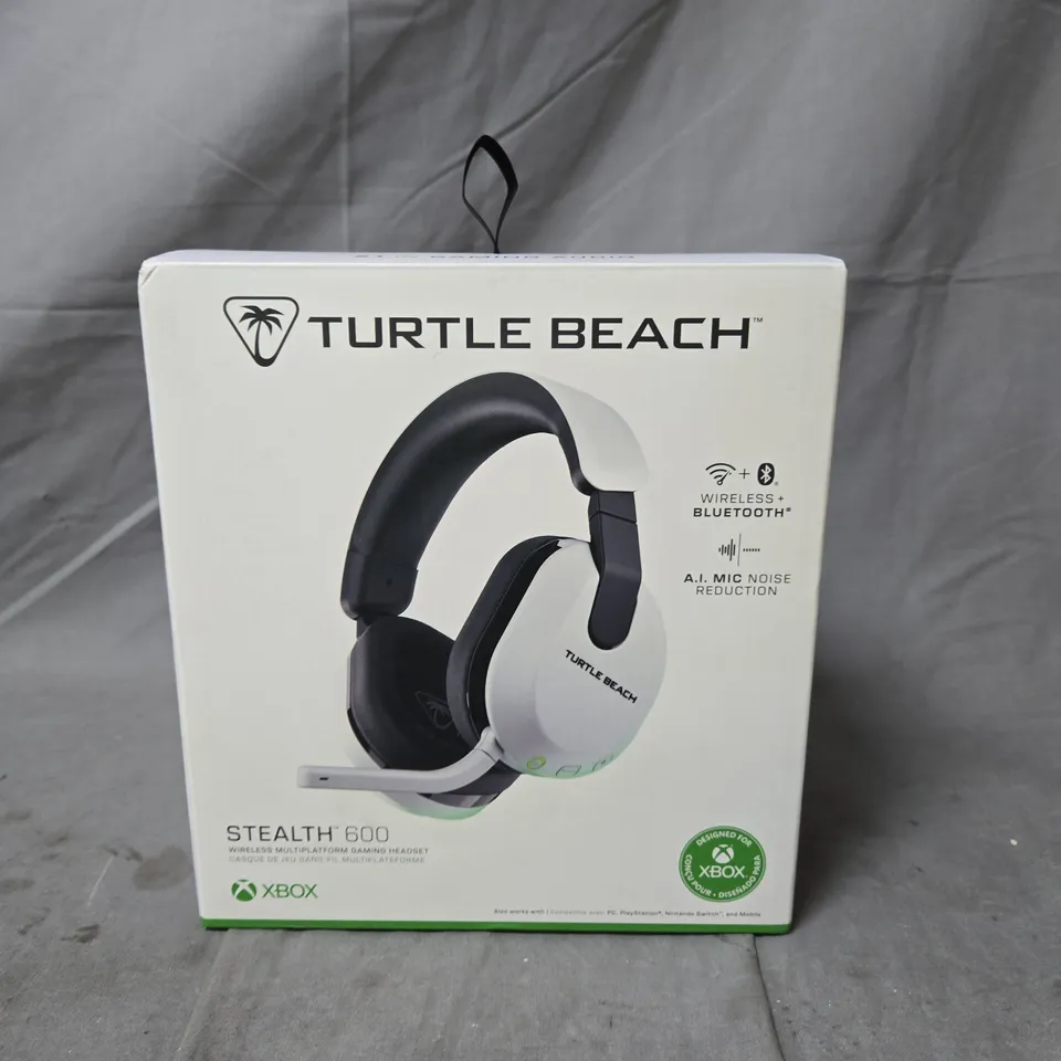 TURTLE BEACH STEALTH 600 GEN3 XBOX MULTIPLATFORM WIRELESS GAMING HEADSET - WHITE