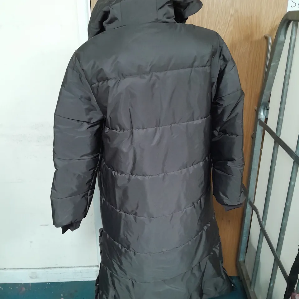 UNBRANDED LONG PUFFER COAT IN DARK BROWN SIZE M