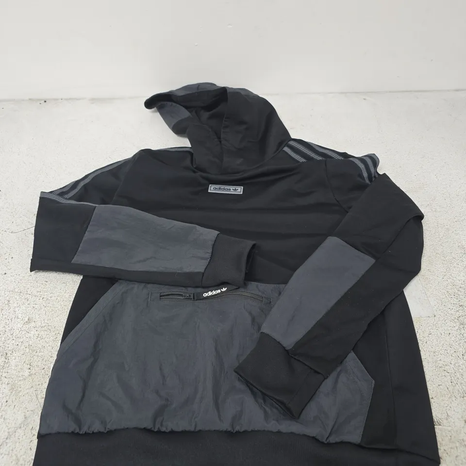 ADIDAS HOODED JACKET – BLACK WITH GREY PANELS, YOUTH UK 13-14