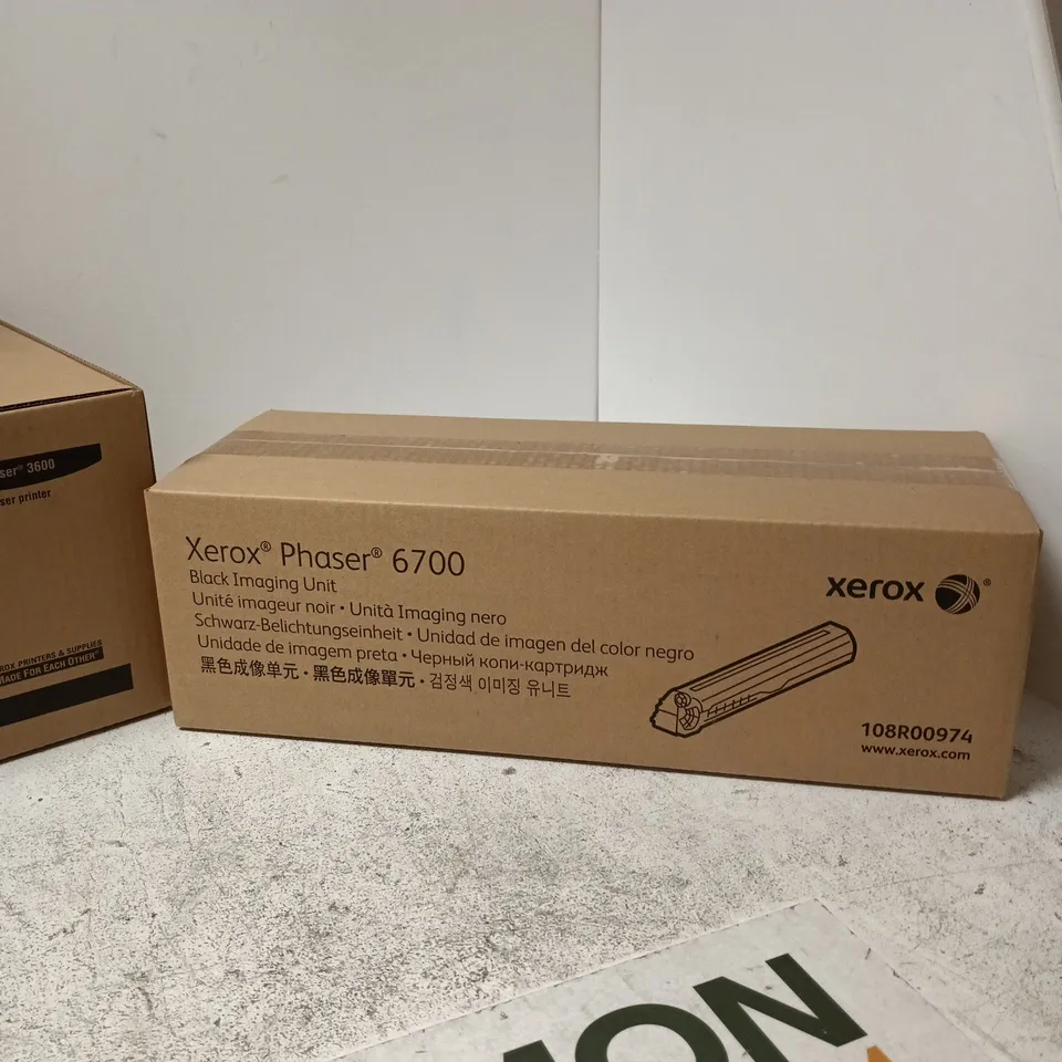 PALLET OF APPROXIMATELY 45 XEROX PRODUCTS INCLUDING HIGH-CAPACITY PRINT CARTRIDGE, PHASER 6700 ETC.