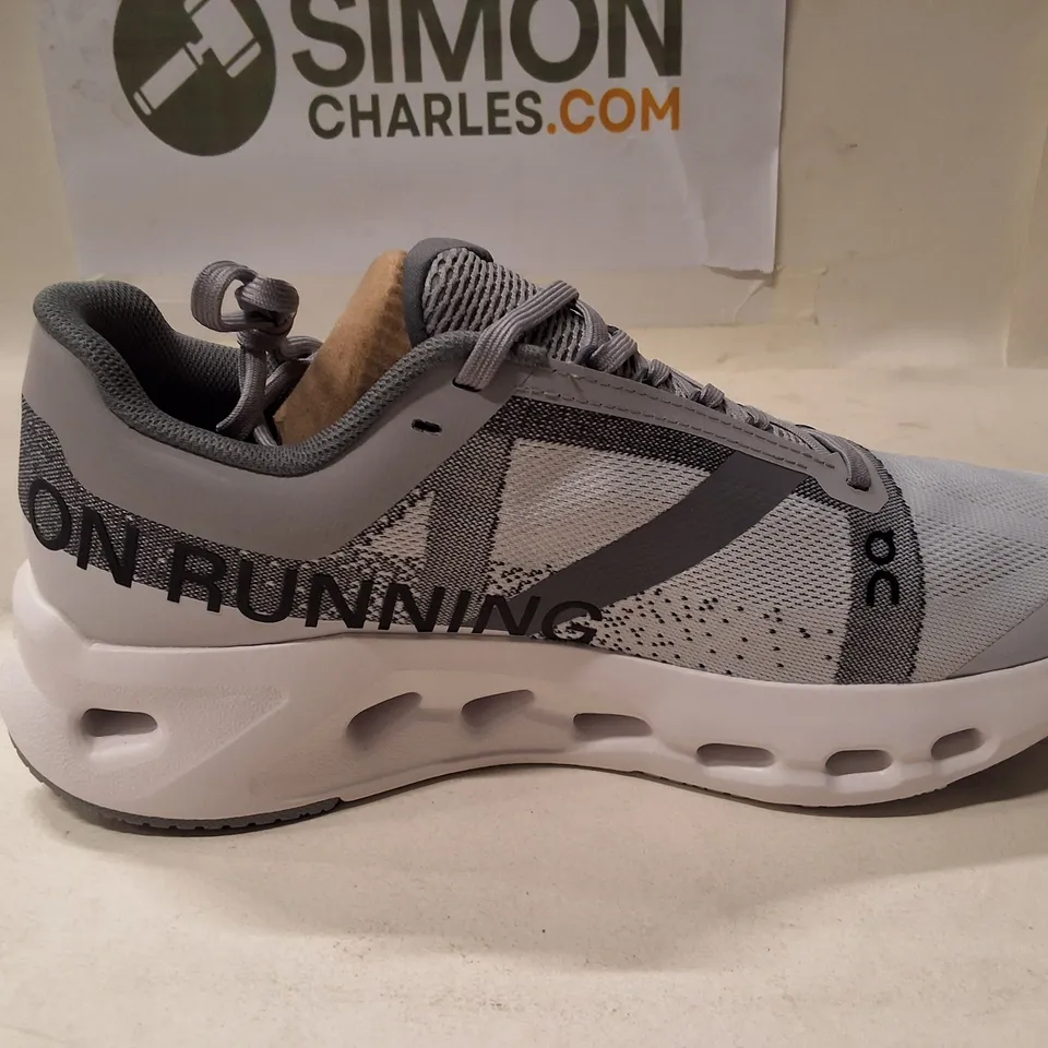 ON RUNNING CLOUDSURFER YOUTH TRAINERS – UK 4.5 (US 5, EU 37.5)