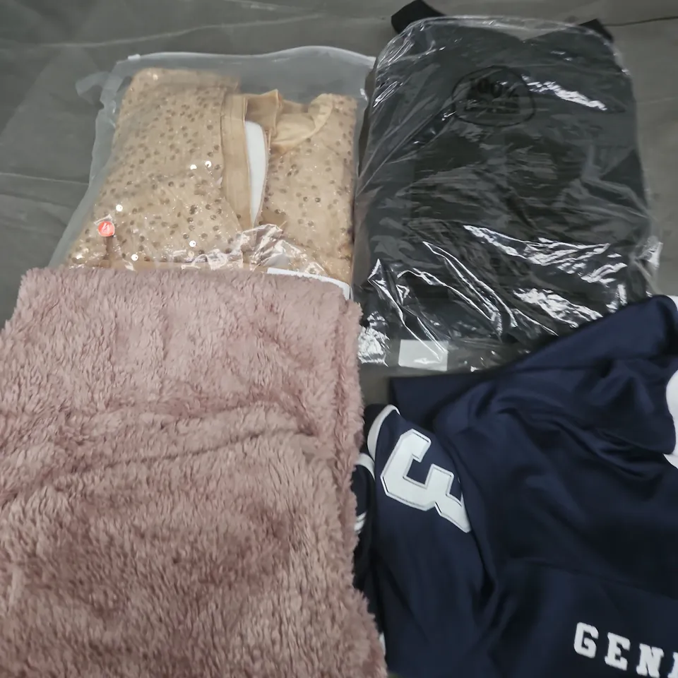 APPROXIMATELY 25 ASSORTED CLOTHING AND FASHION PRODUCTS IN VARIOUS STYLES AND SIZES - COLLECTION ONLY