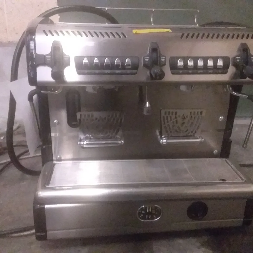 LA SPAZIALE TRADITIONAL ESPRESSO MACHINE