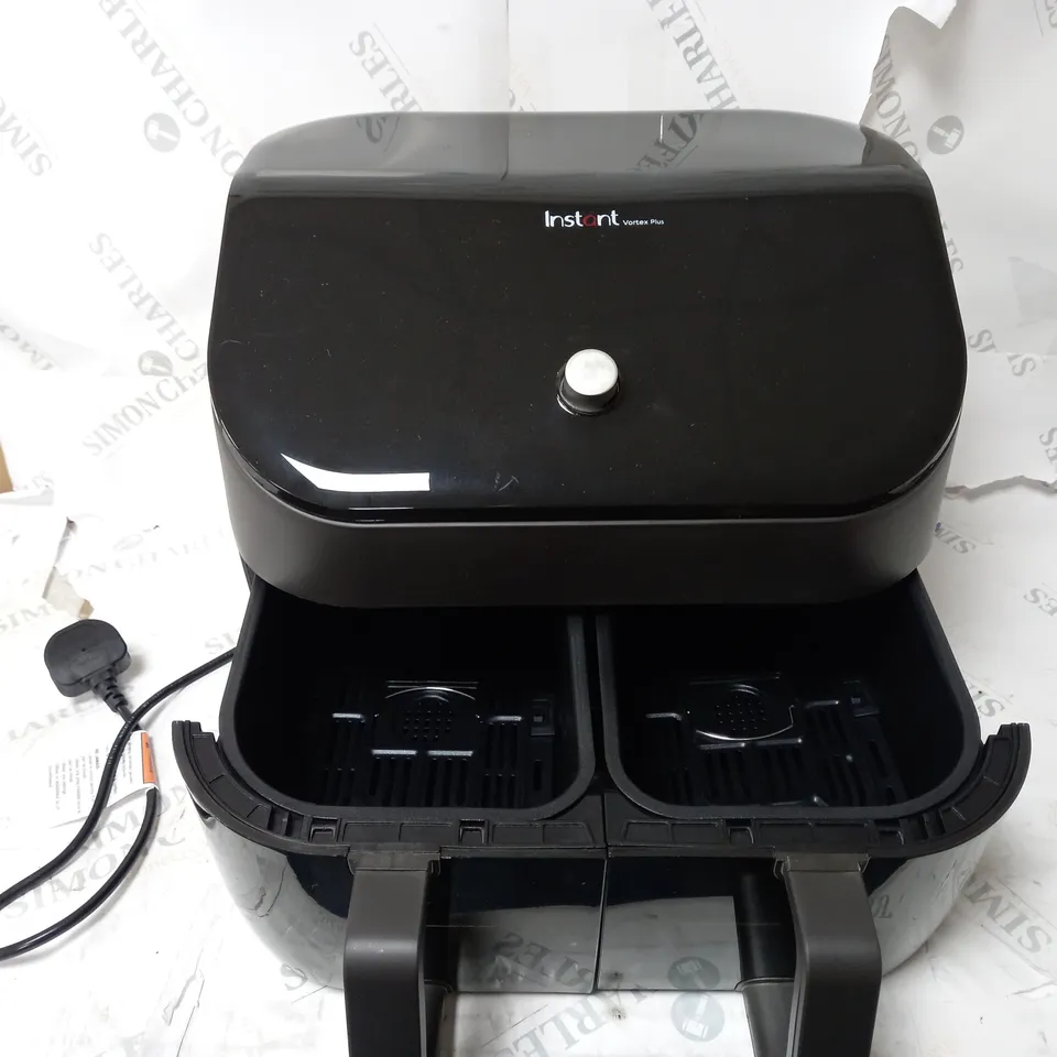 INSTANT VORTEX 8 IN 1 DUAL AIR FRYER 