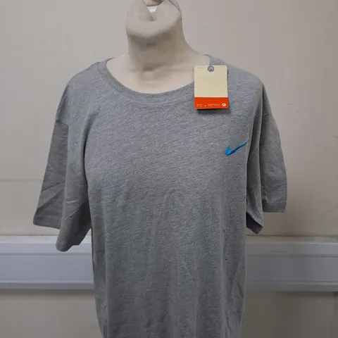 NIKE LOGO CASUAL T-SHIRT SIZE XL