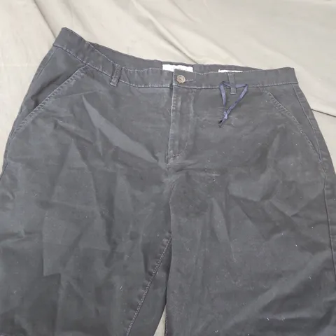 JACK WILLS SLIM FIT MEN'S SHORTS – NAVY, SIZE 36