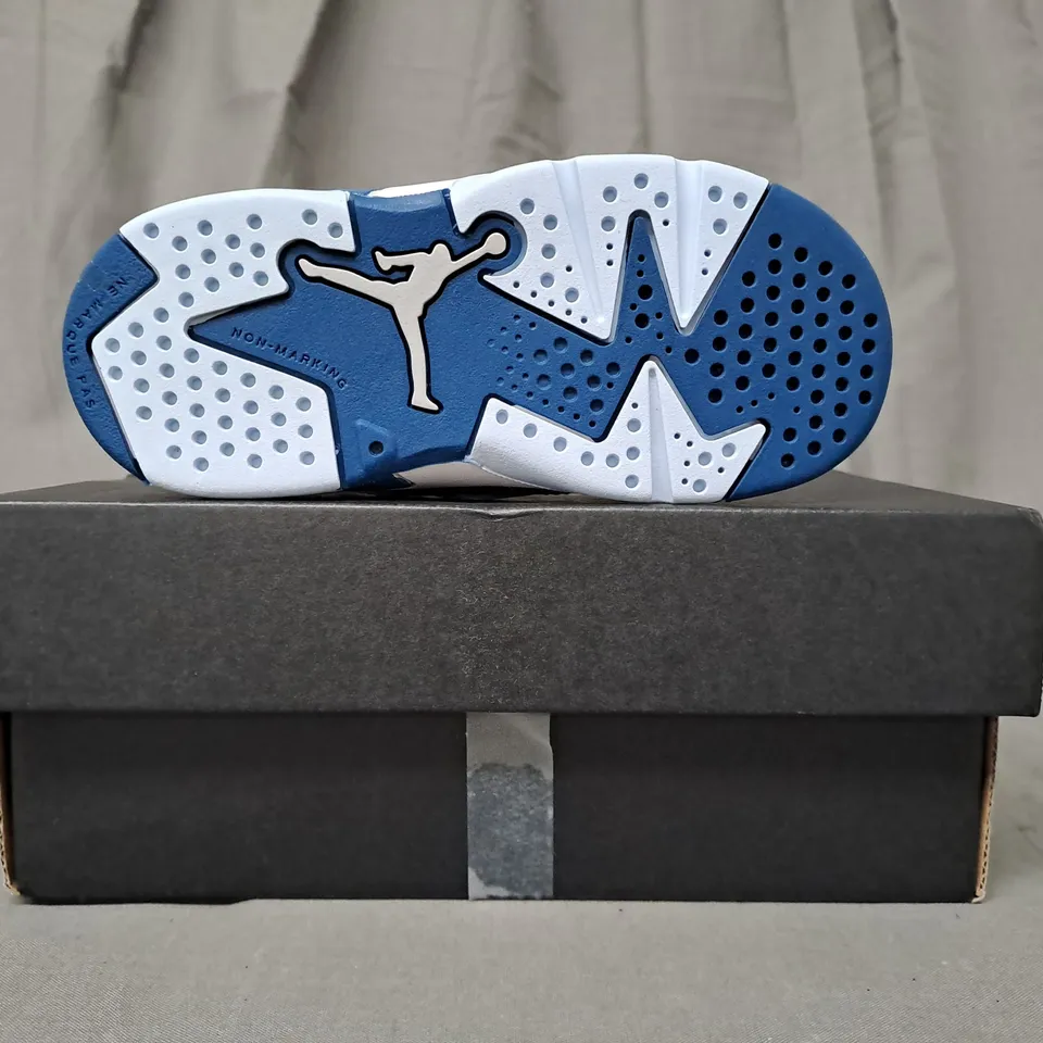 BOXED PAIR OF NIKE JORDAN MVP KIDS SHOES IN WHITE/BLUE UK SIZE 7.5