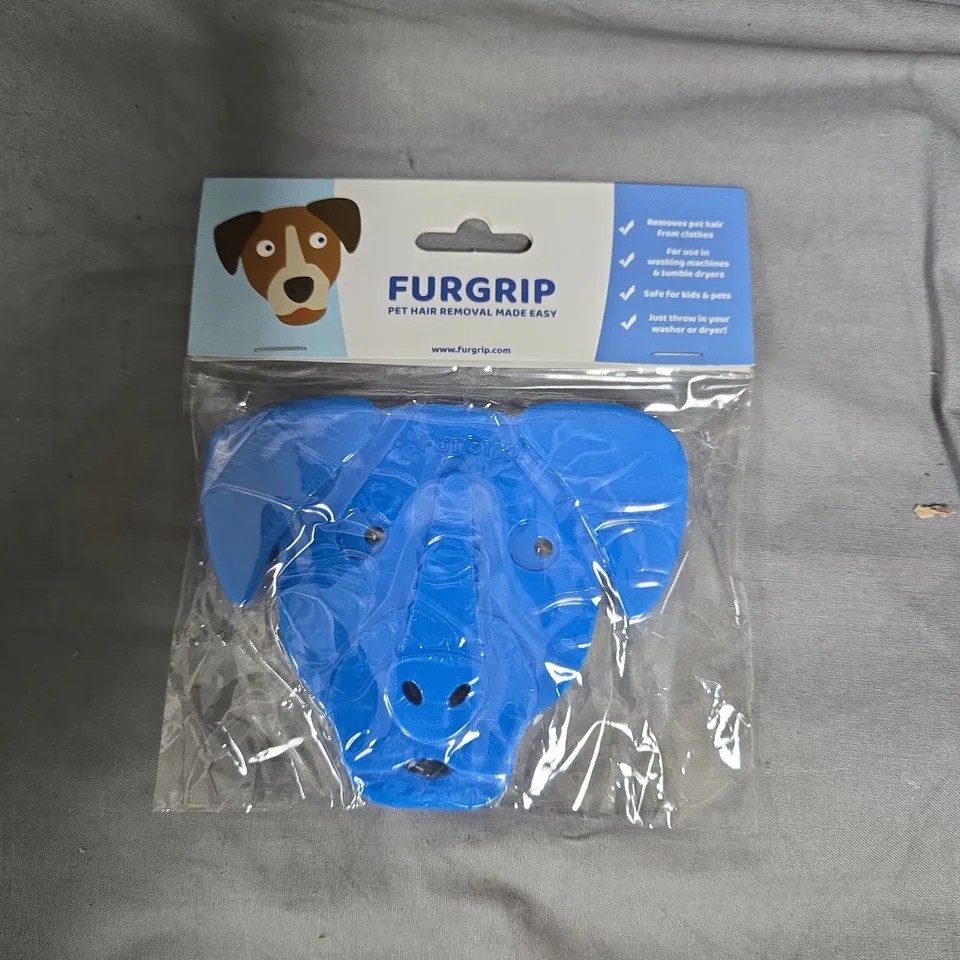APPROXIMATELY 20 FURGRIP LAUNDRY PET HAIR REMOVERS - DOG