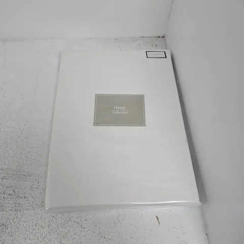 10 HOTEL COLLECTION DOUBLE DUVET COVERS IN WHITE - COLLECTION ONLY