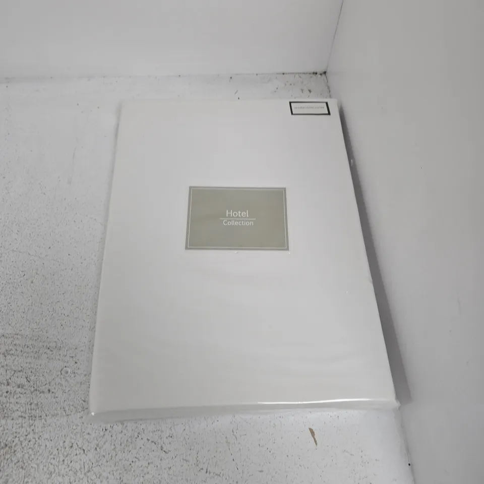 10 HOTEL COLLECTION DOUBLE DUVET COVERS IN WHITE - COLLECTION ONLY