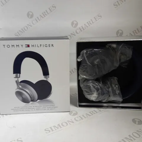 TOMMY HILFIGER NOISE CANCELLING HEADPHONES ON EAR IN NAVY 